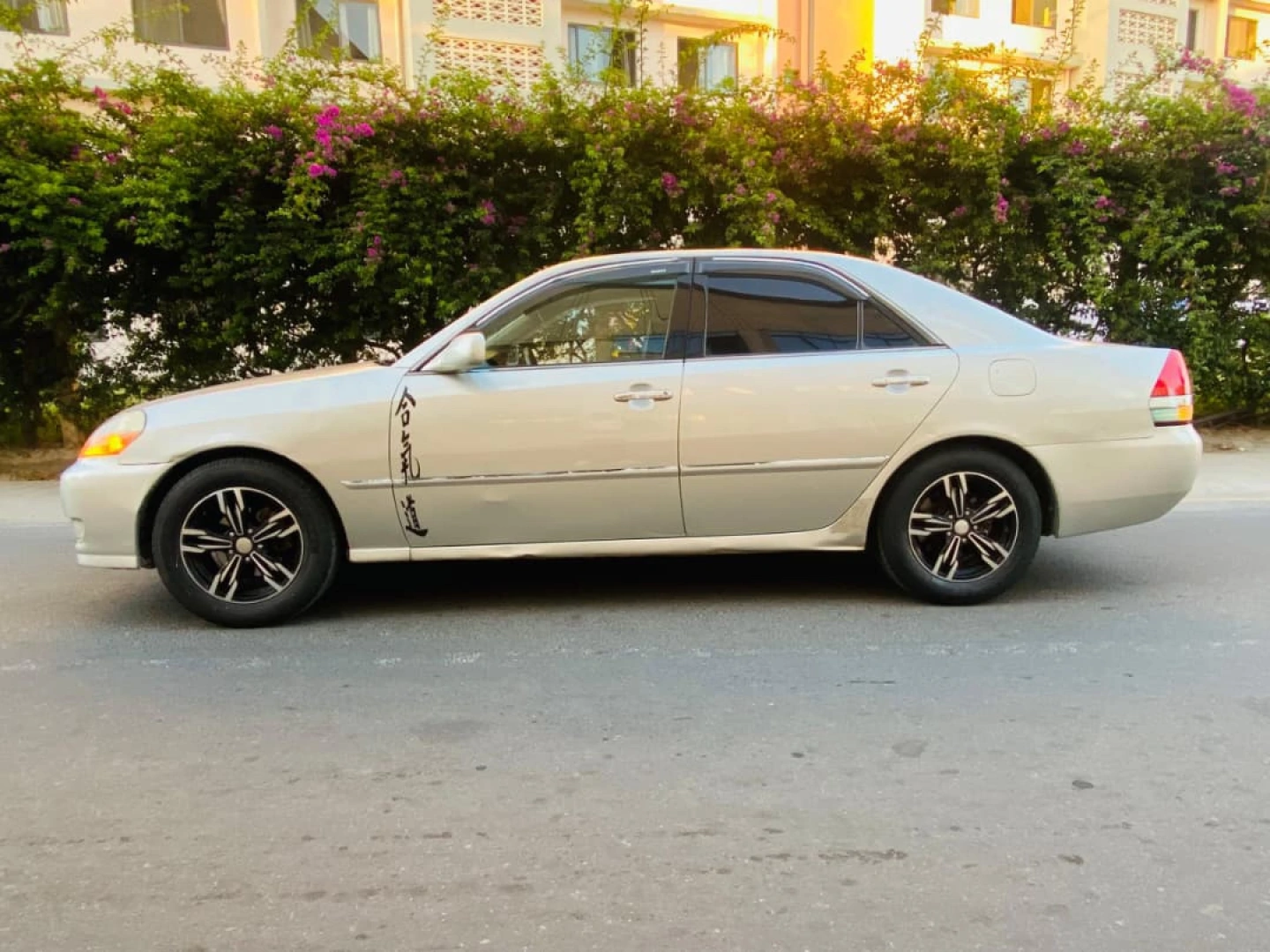 Toyota Mark II Grand GX110 Sedan thumbnail 8