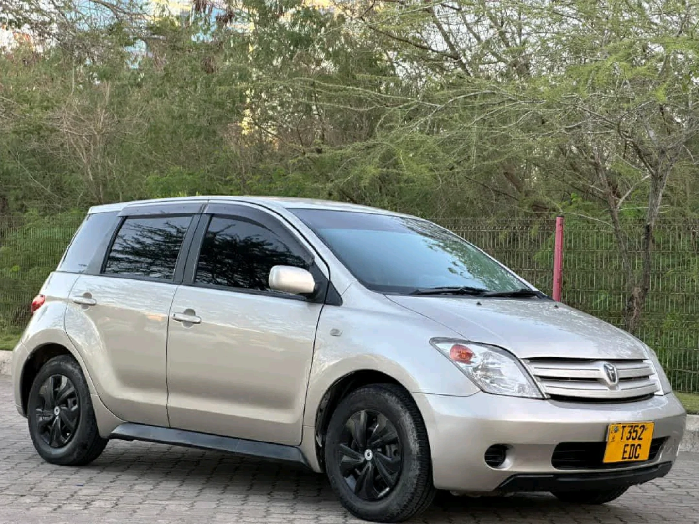 Toyota Ist 2004 Model (1290cc) - Clean Condition