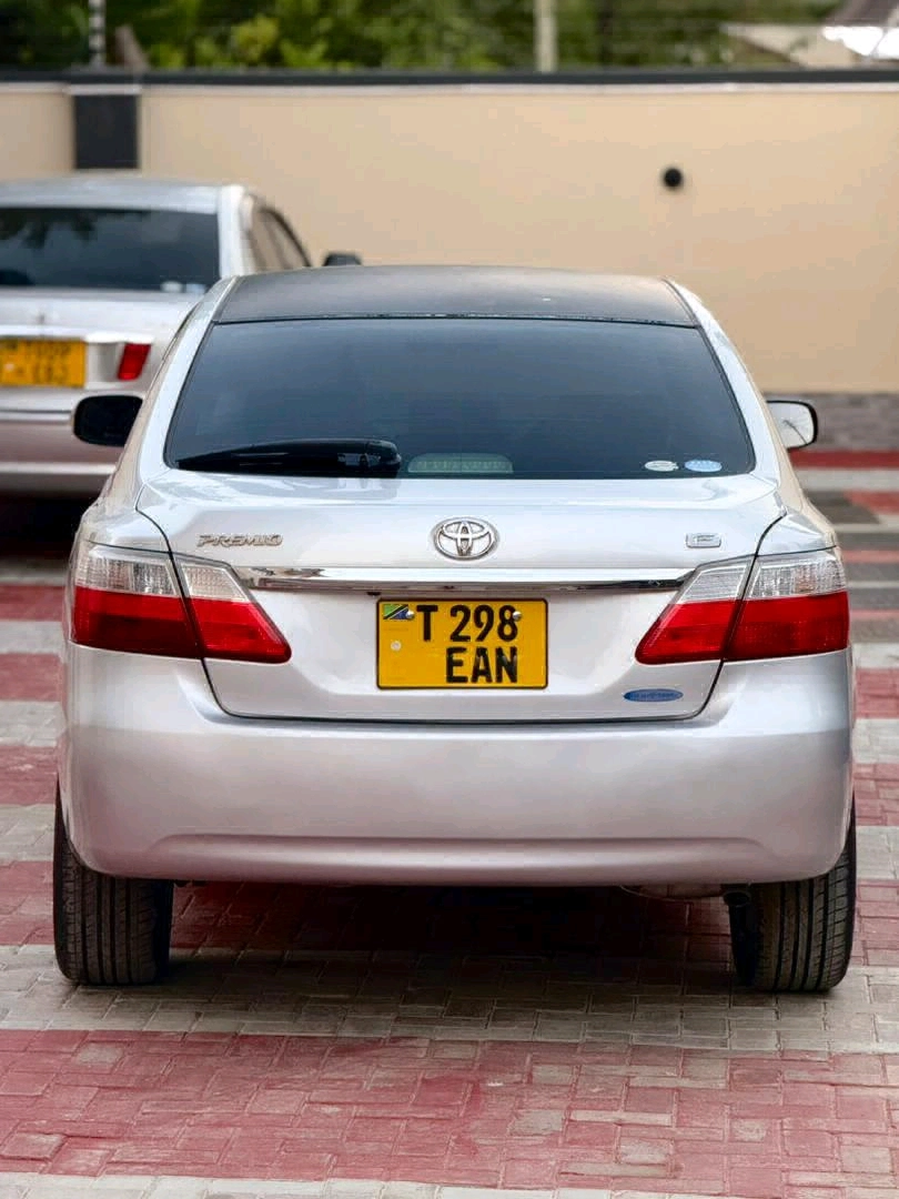 Toyota Premio F Sedan 2009 Low Mileage thumbnail 4