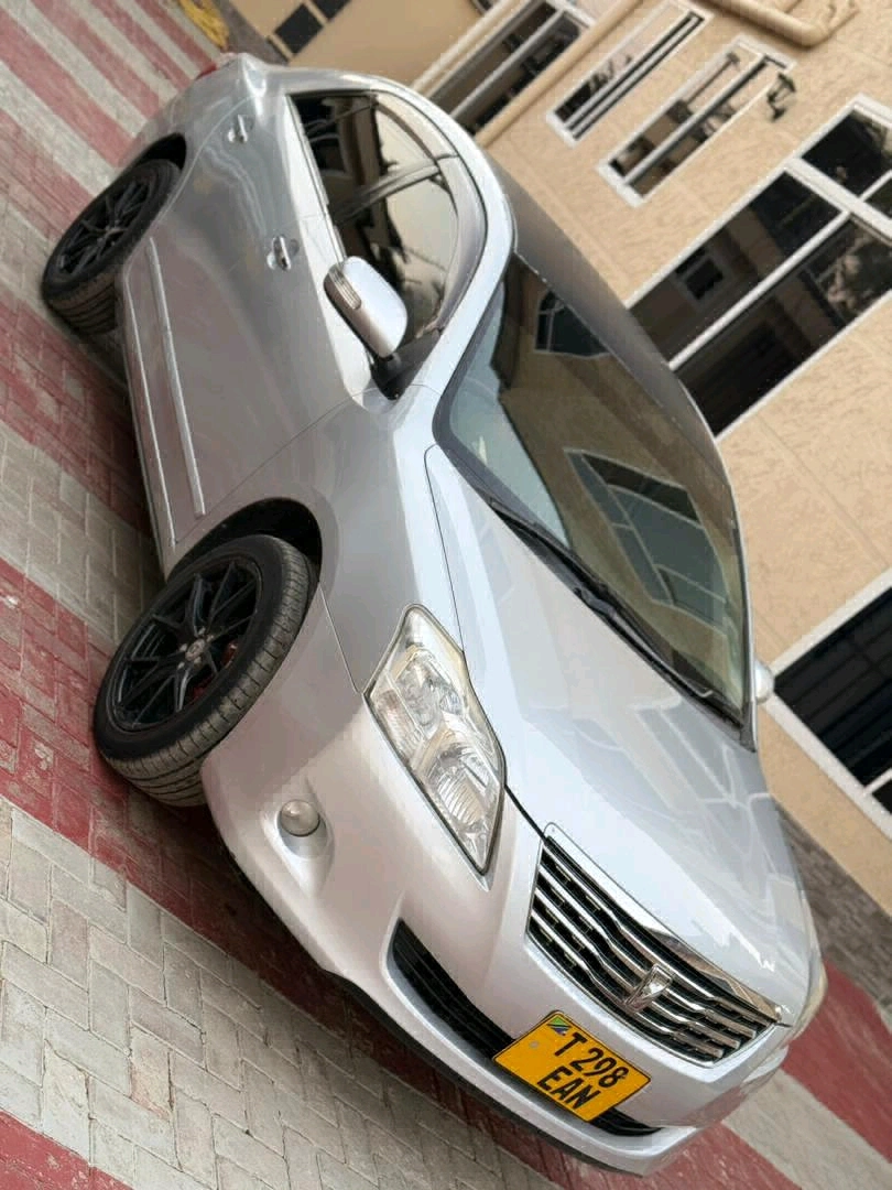 Toyota Premio F Sedan 2009 Low Mileage thumbnail 5
