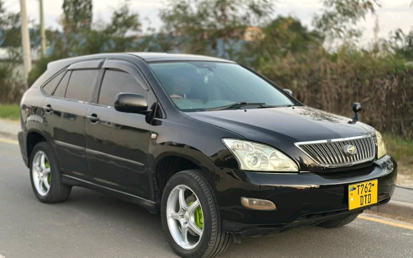 Toyota Harrier (New Model) 2005 - 2360cc, Sunroof thumbnail 2