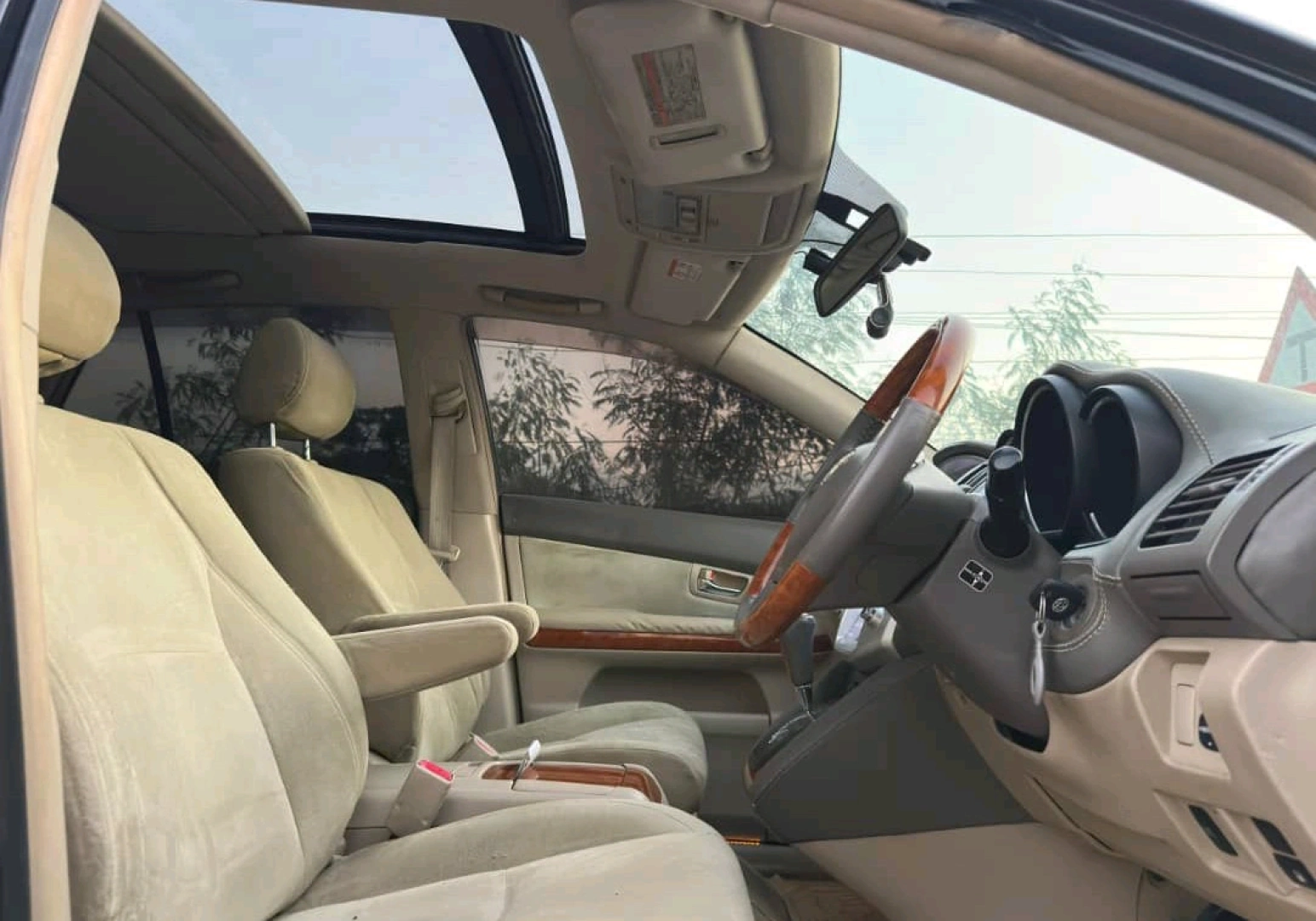 Toyota Harrier (New Model) 2005 - 2360cc, Sunroof thumbnail 4