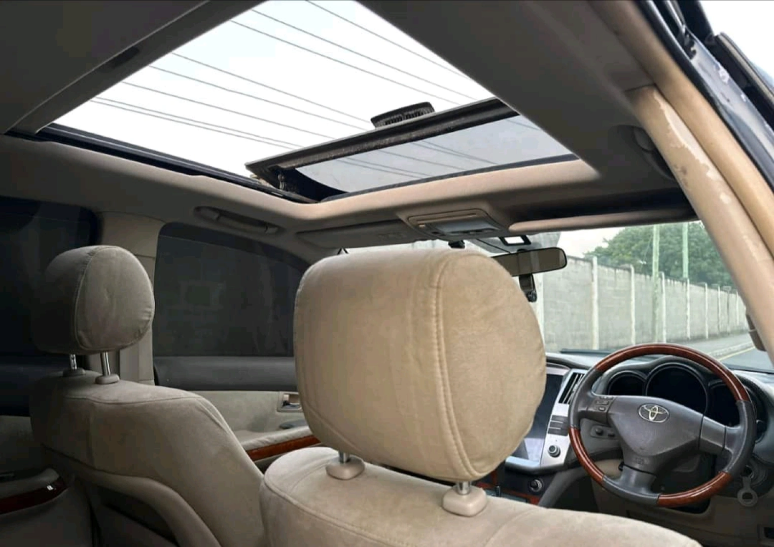 Toyota Harrier (New Model) 2005 - 2360cc, Sunroof thumbnail 6