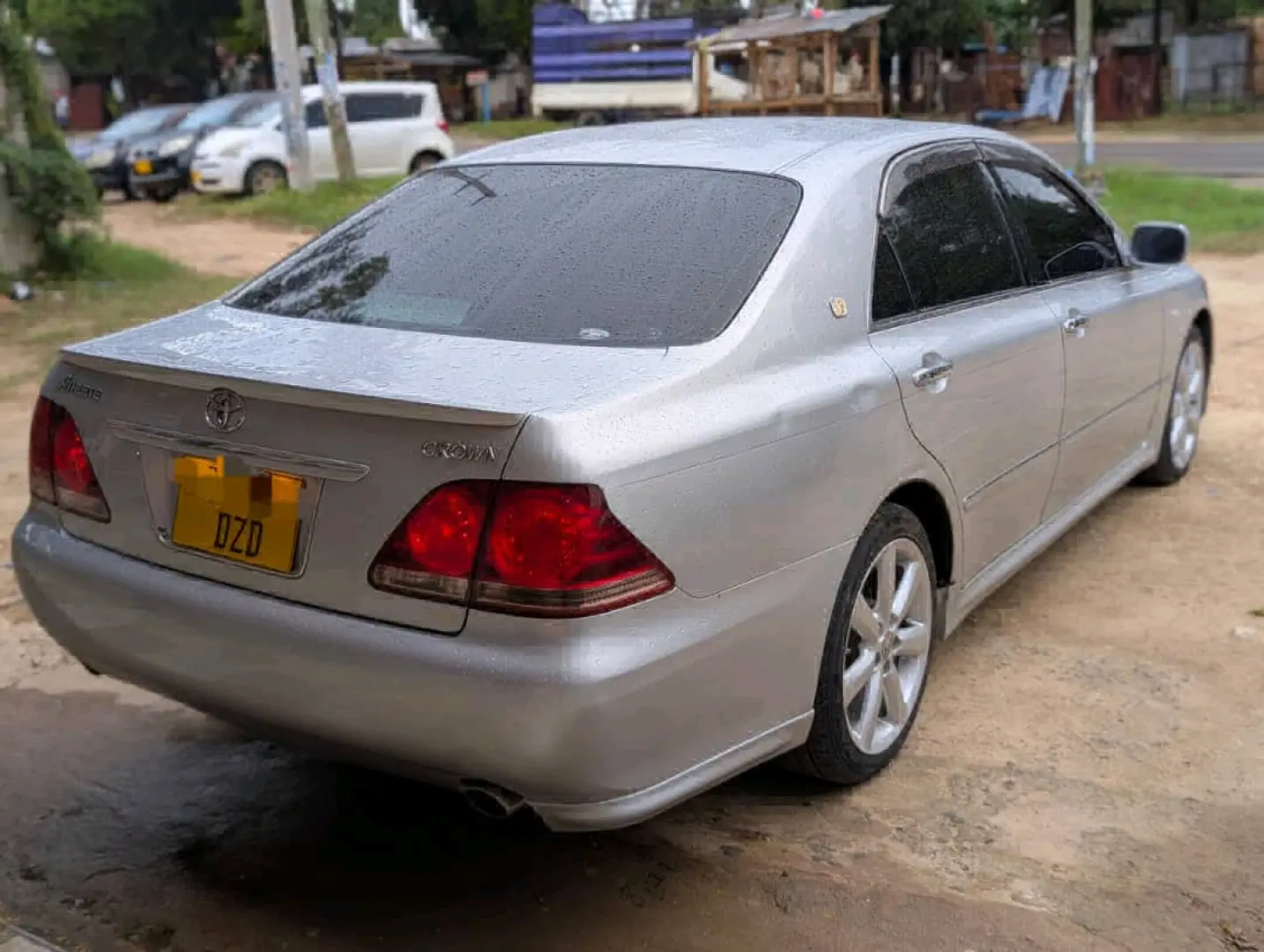 Silver Toyota Crown Athlete Sedan for Sale/Exchange thumbnail 4
