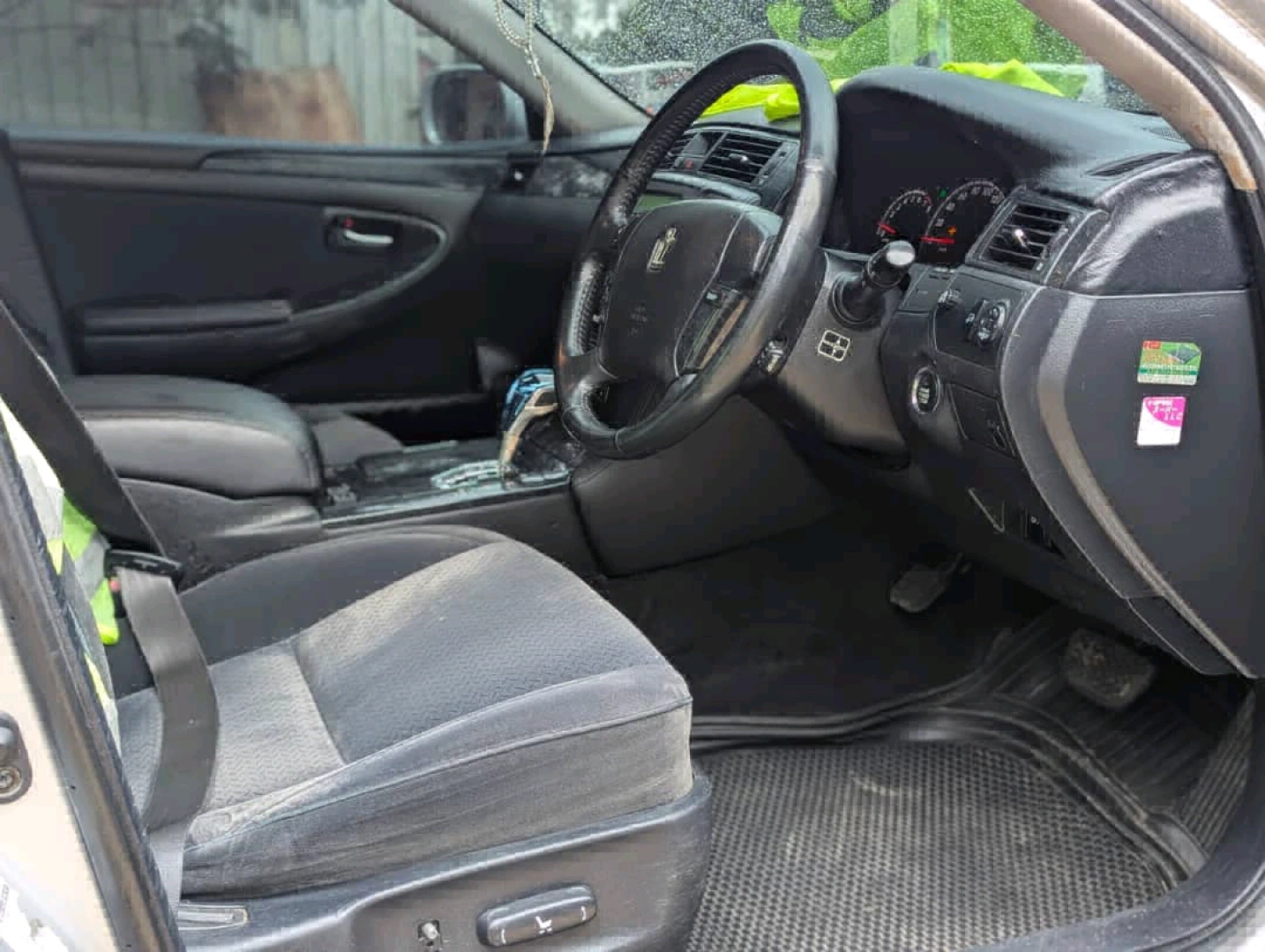 Silver Toyota Crown Athlete Sedan for Sale/Exchange thumbnail 6
