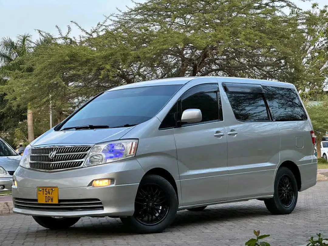 Toyota Alphard 2004 Silver Automatic thumbnail 2