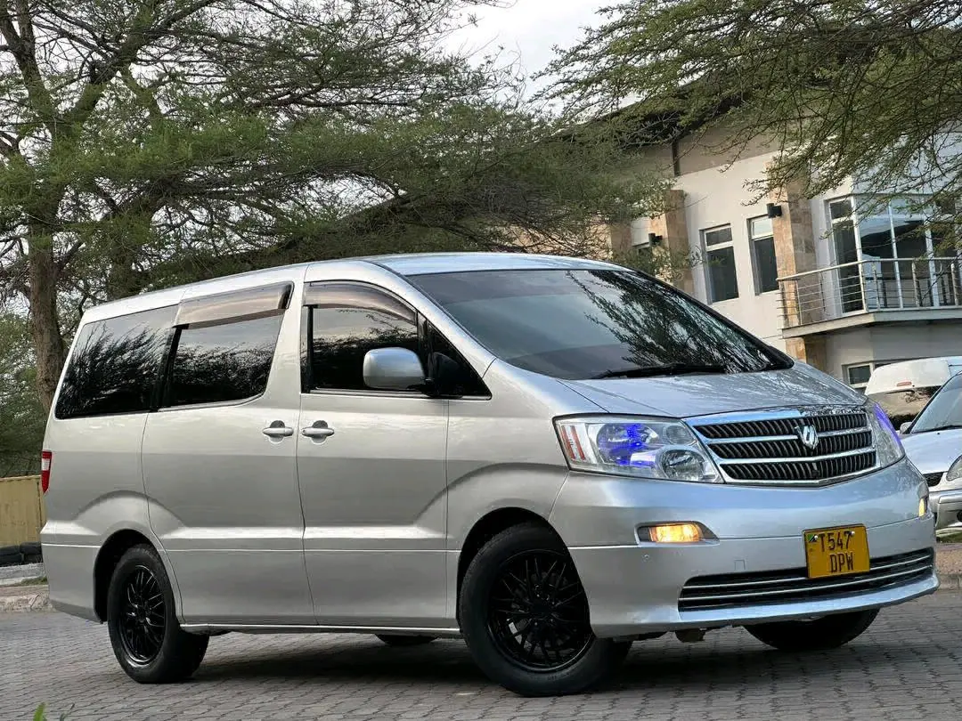 Toyota Alphard 2004 Silver Automatic thumbnail 3