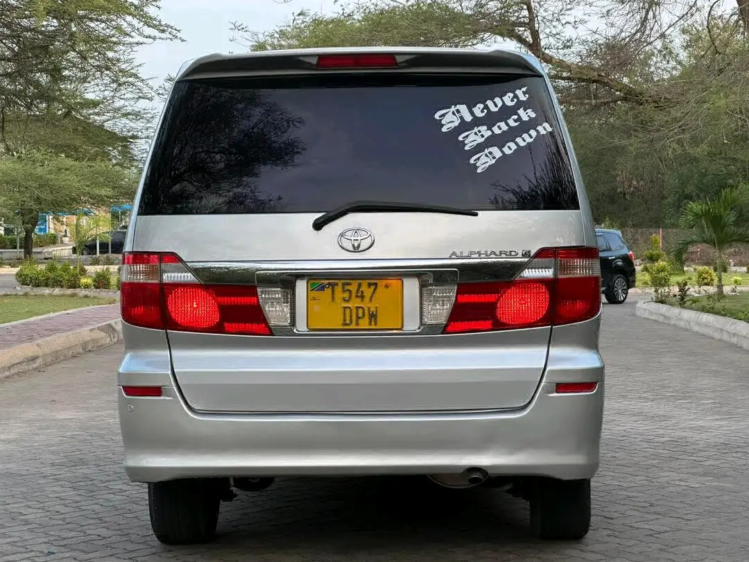 Toyota Alphard 2004 Silver Automatic thumbnail 6