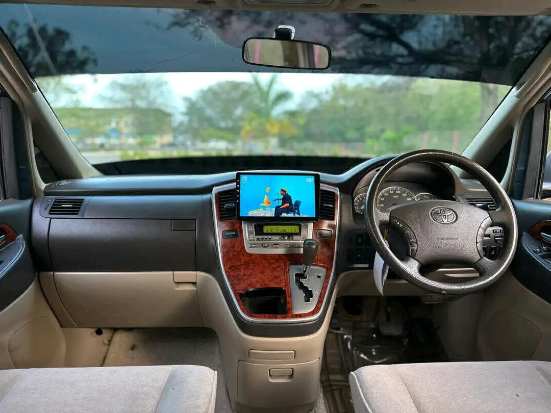 Toyota Alphard 2004 Silver Automatic thumbnail 8