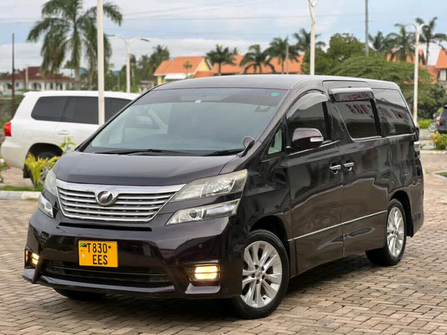 Toyota Vellfire 2008 Minivan - 2360cc thumbnail 3