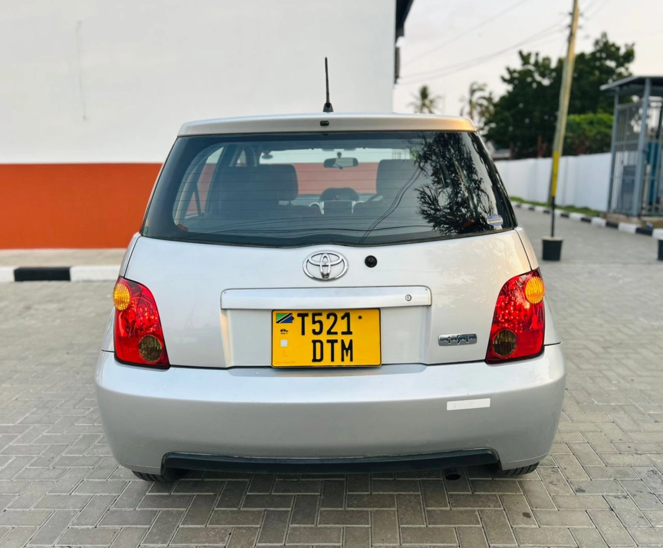 Toyota Ist 2004 Silver DTM On Sale thumbnail 6