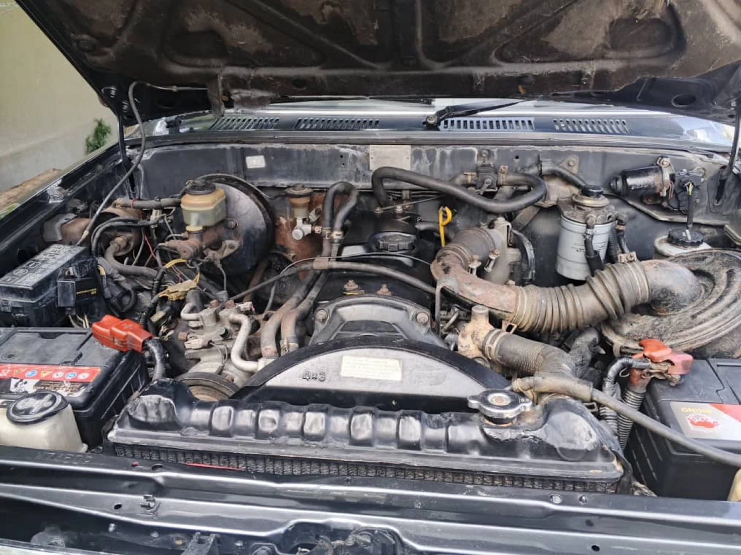 Toyota Hilux Pickup Truck 3L Diesel 4WD Manual thumbnail 5