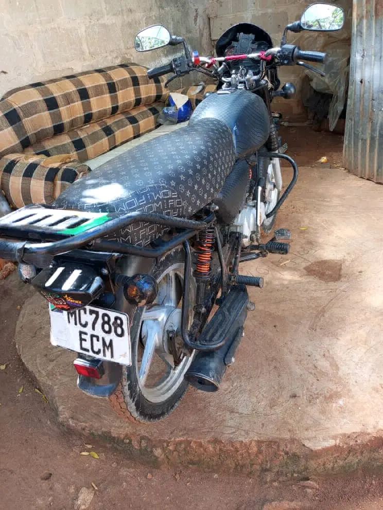 Bajaj Boxer 125