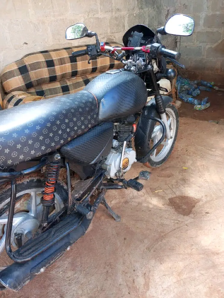 Bajaj Boxer 125 thumbnail 4