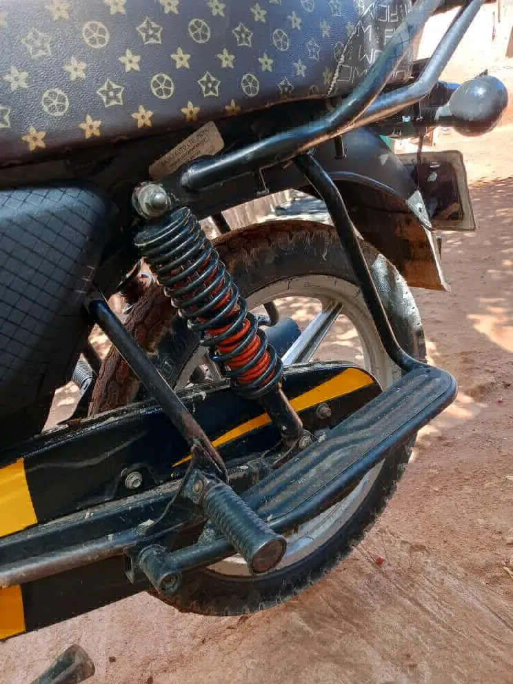 Bajaj Boxer 125 thumbnail 7