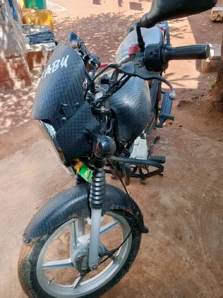 Bajaj Boxer 125 thumbnail 9