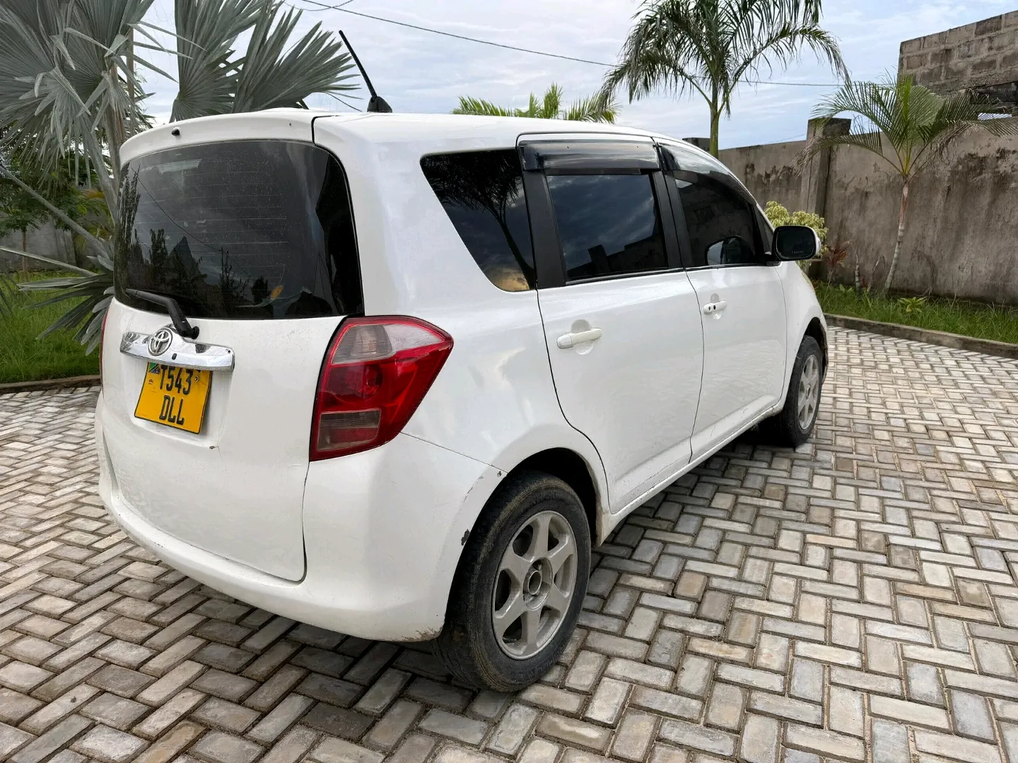 Toyota Ractis 2006 Hatchback