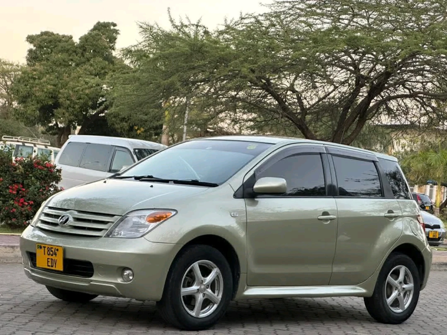 Toyota Ist 2007, 1290cc, Reg No. EDY thumbnail 5