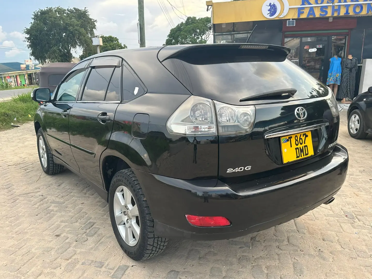 Toyota Harrier 240G thumbnail 2