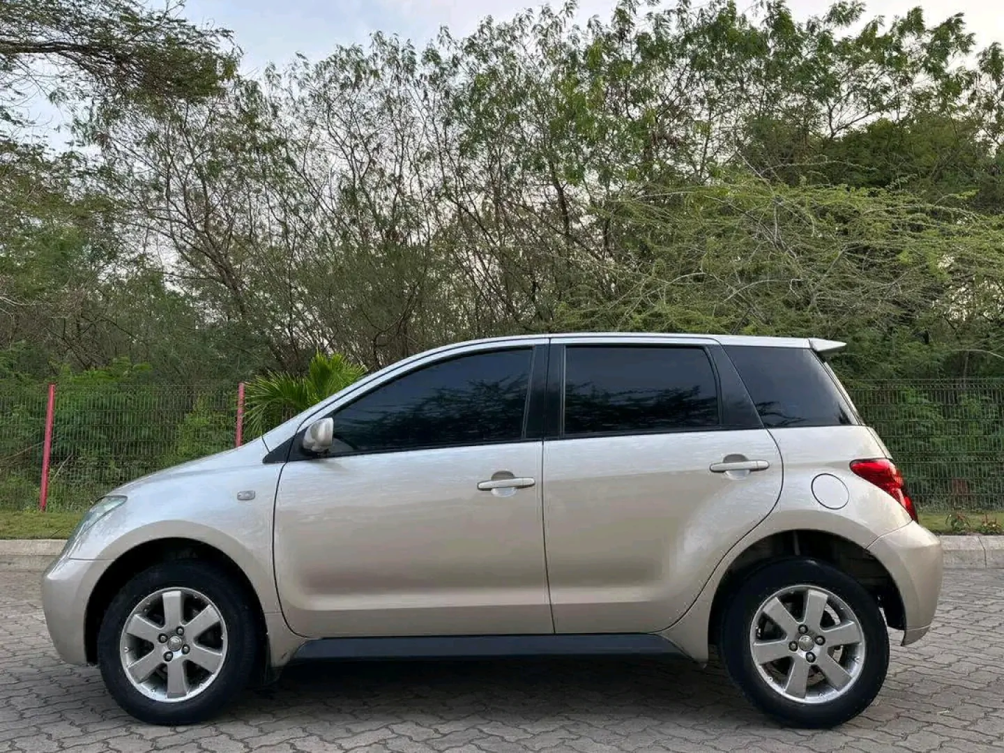 Toyota Ist 1490 CC Full AC thumbnail 2