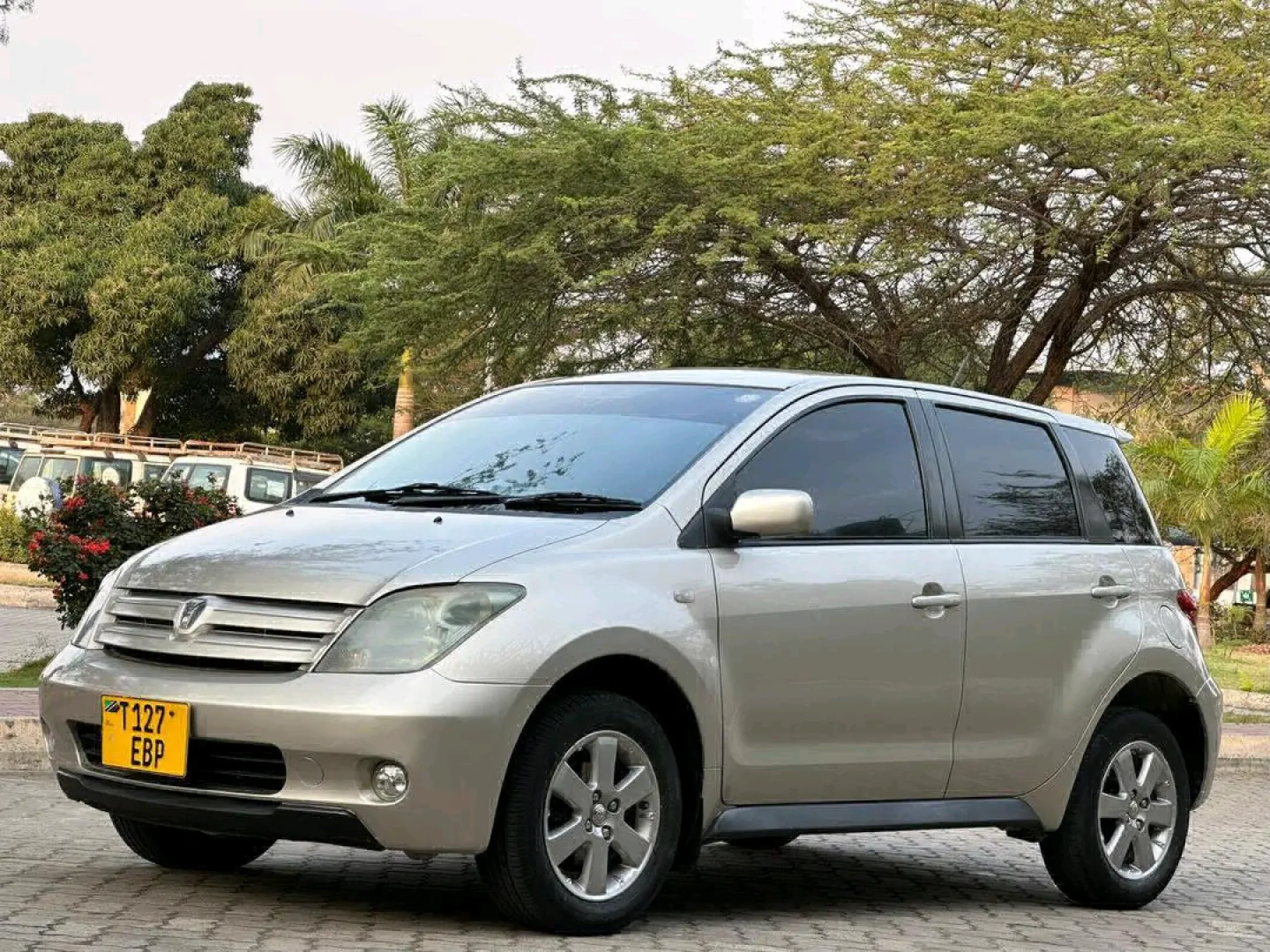 Toyota Ist 1490 CC Full AC thumbnail 3