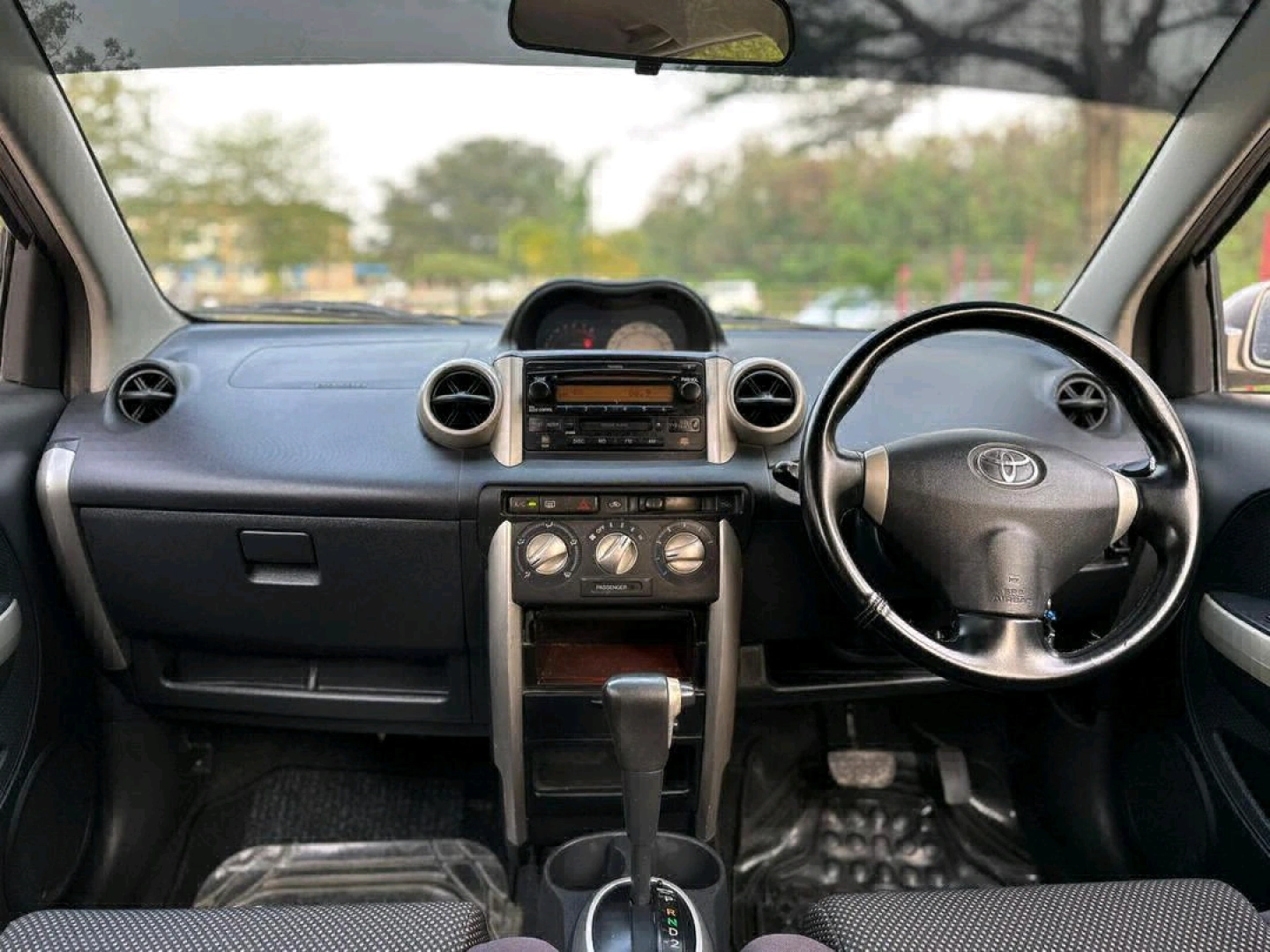 Toyota Ist 1490 CC Full AC thumbnail 7