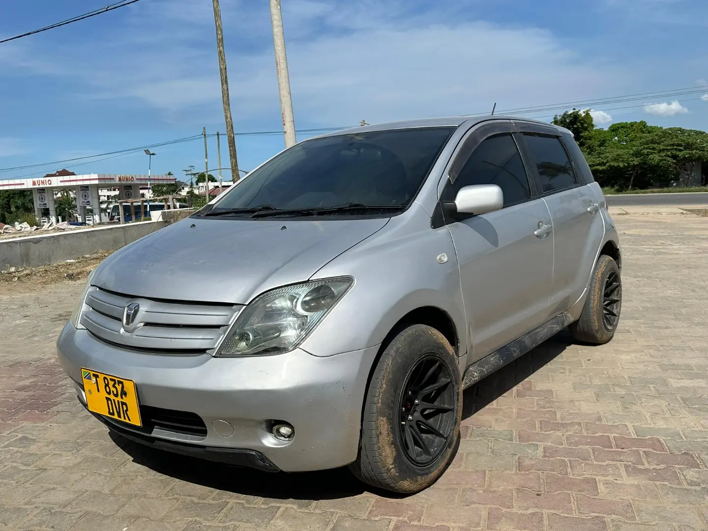 Toyota Ist 2004 thumbnail 2