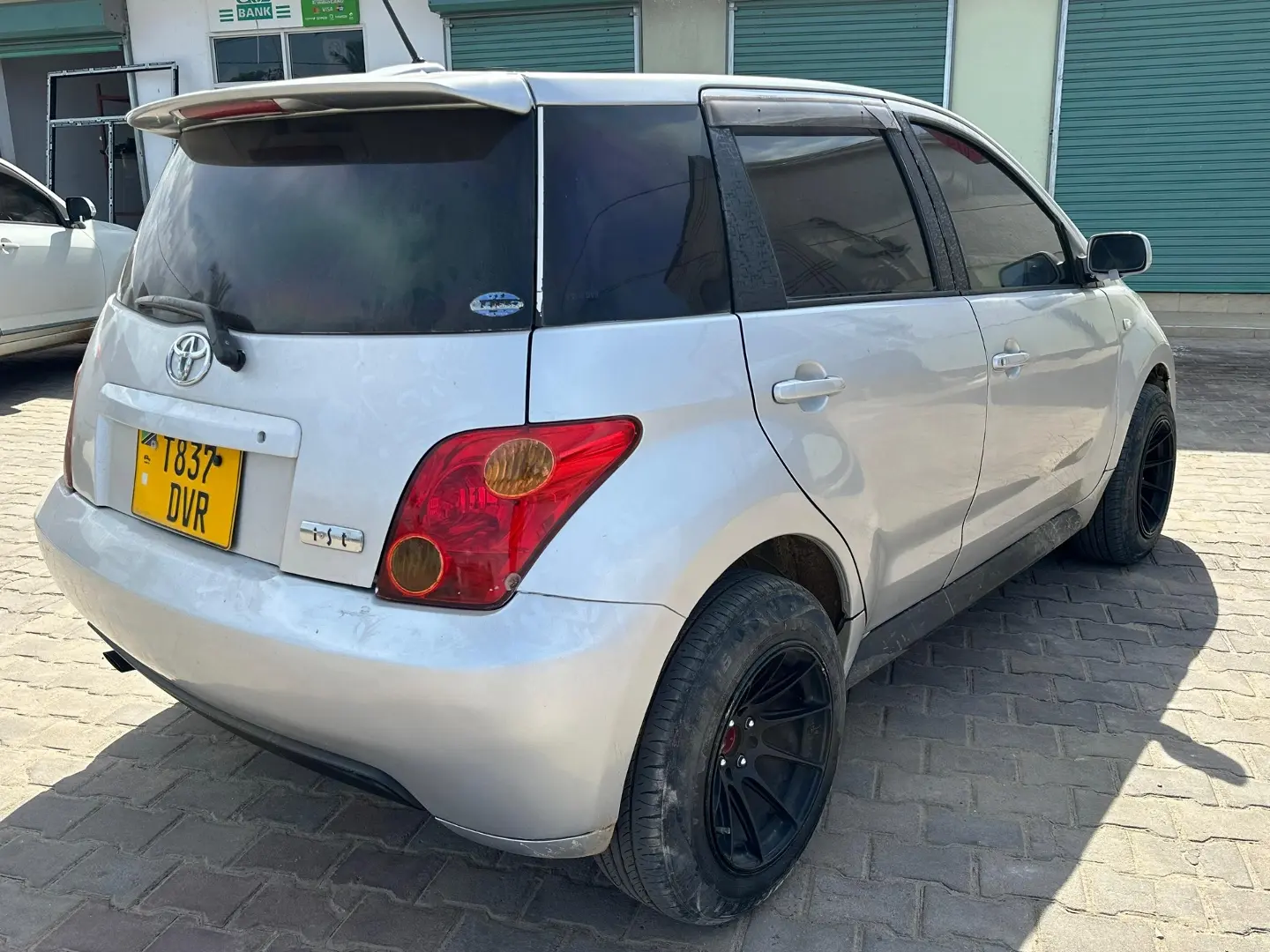 Toyota Ist 2004 thumbnail 3