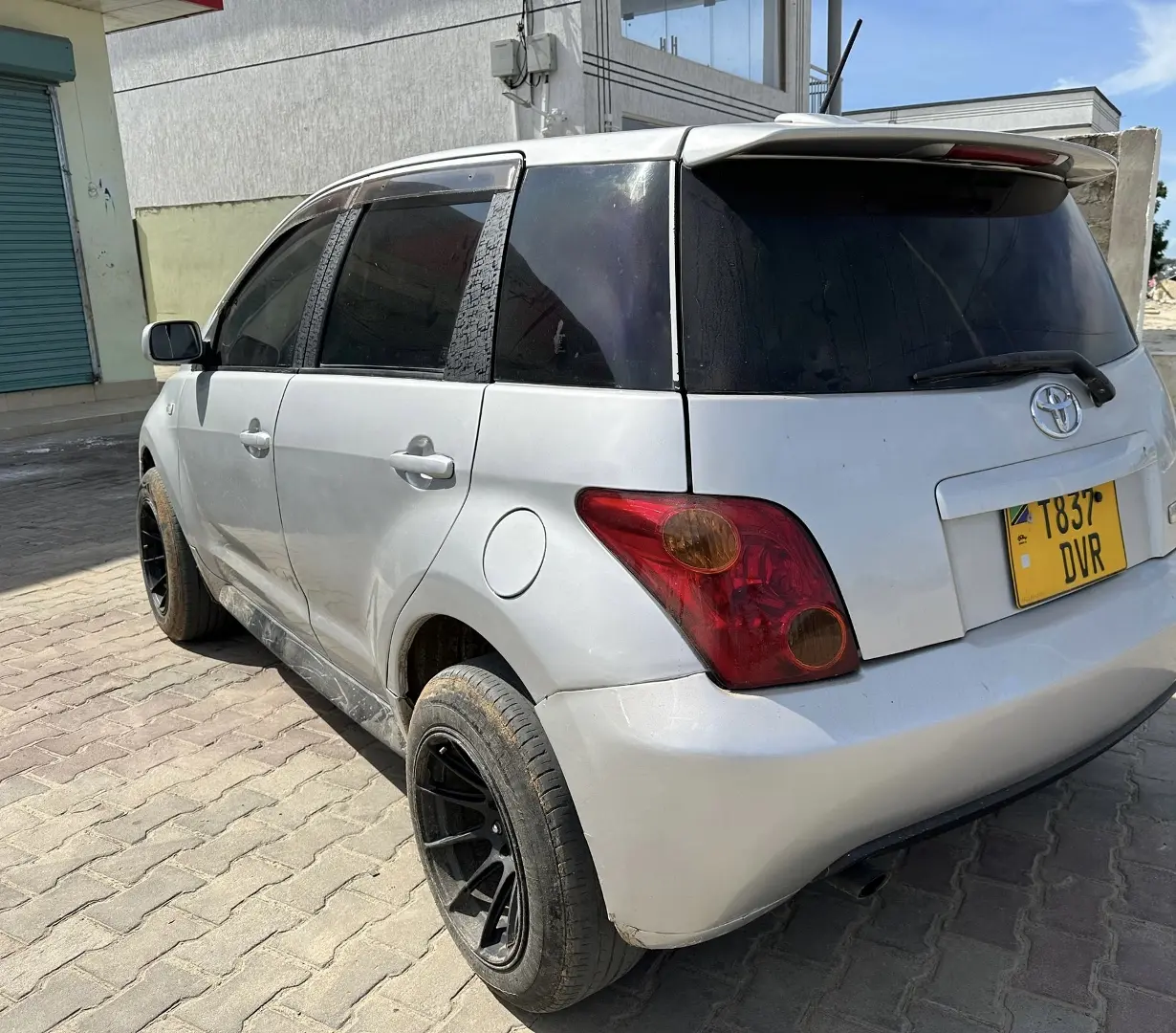 Toyota Ist 2004 thumbnail 4