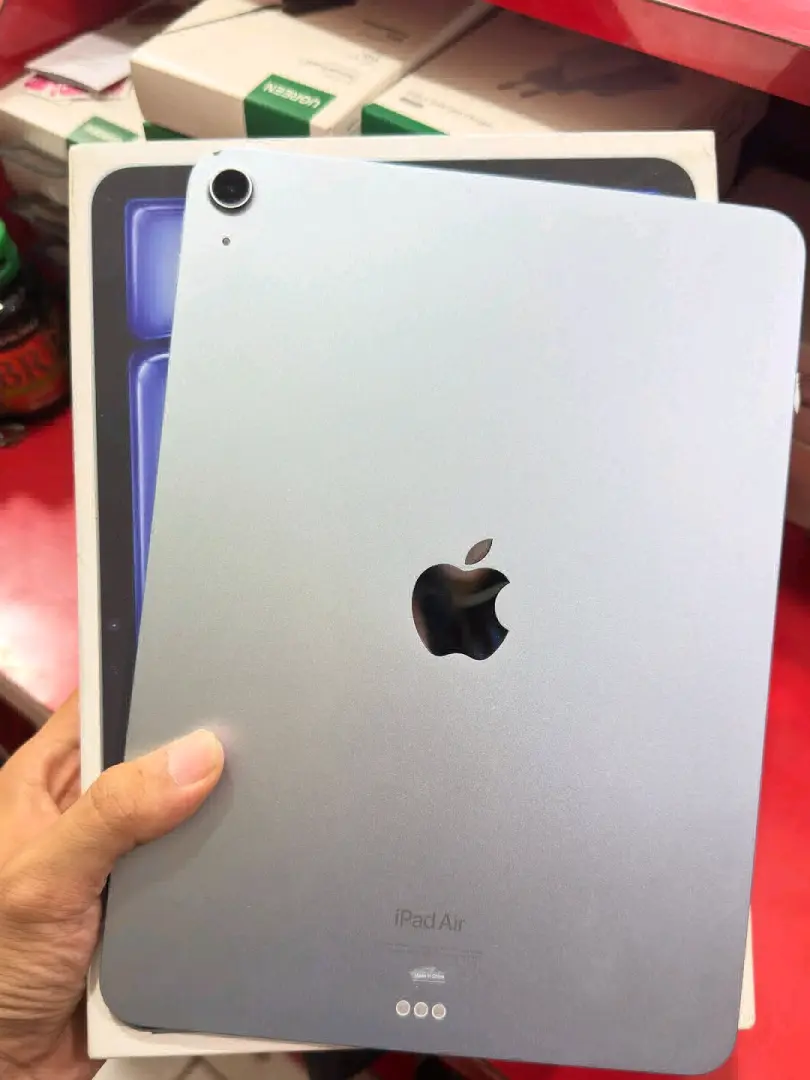 Apple iPad Air 6th Gen M3 (11" & 13") thumbnail 3