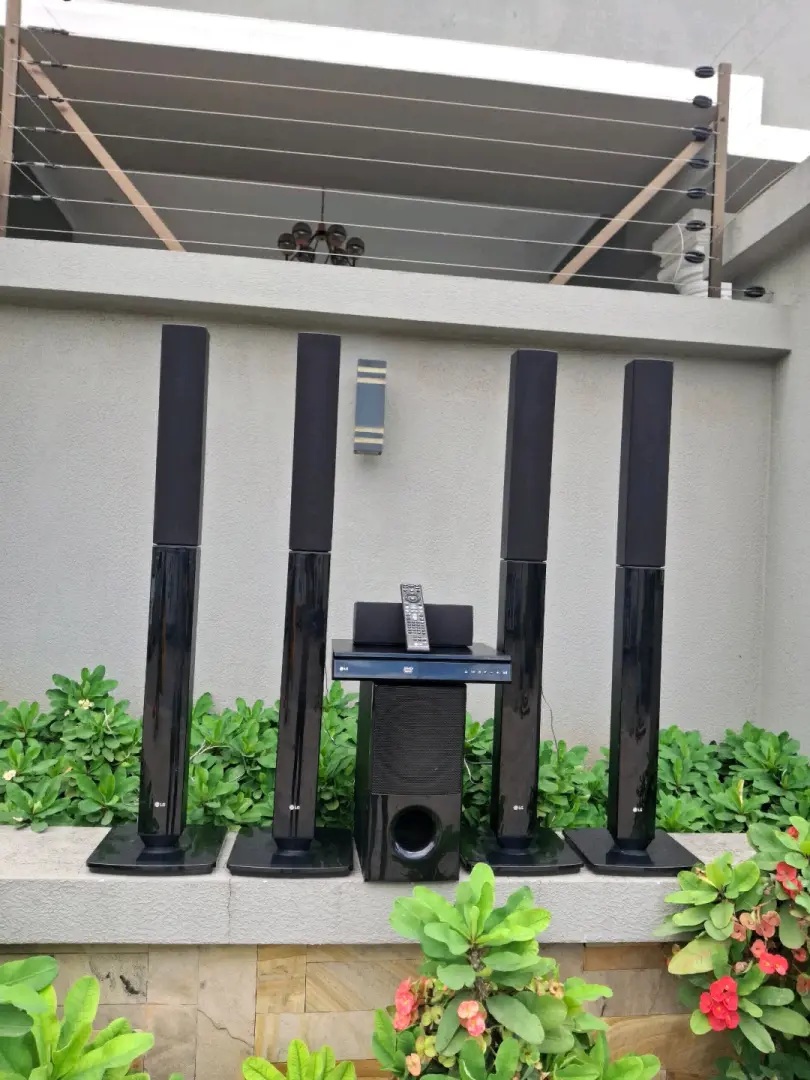LG Home Theater 1000W thumbnail 6
