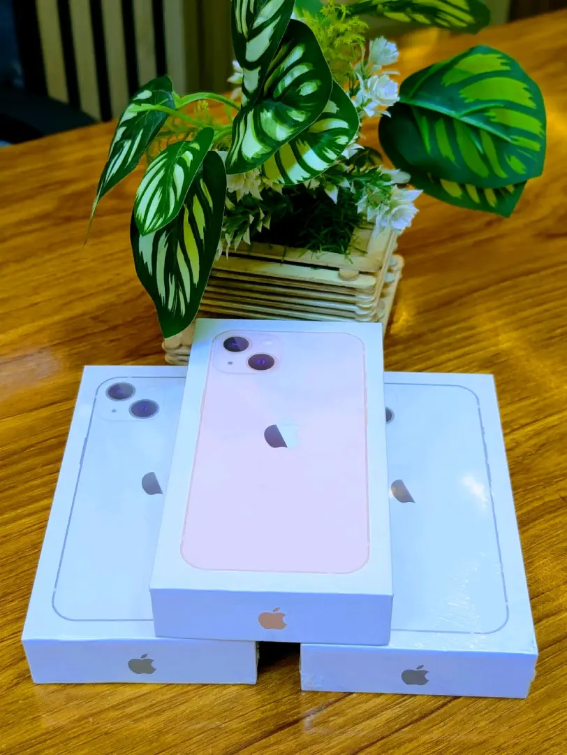 IPhone 13 128GB Full Boxed thumbnail 3