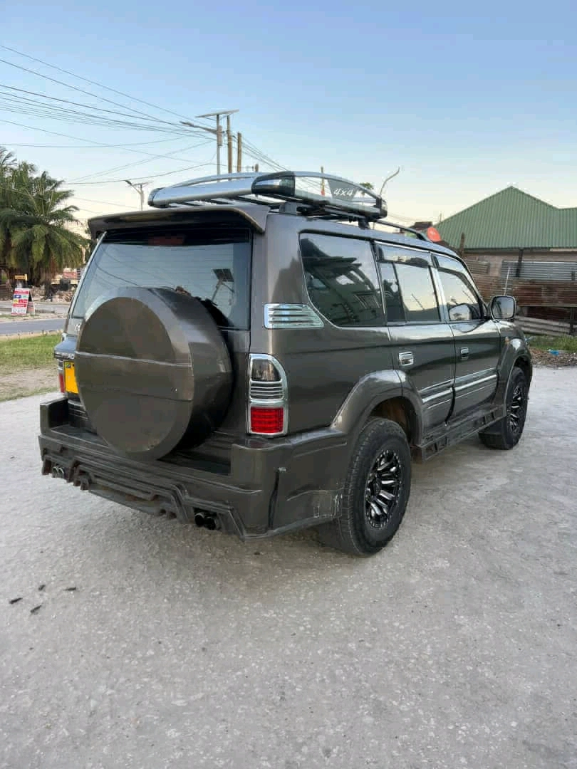 Toyota Land Cruiser Prado Mchaga 2004 Diesel Automatic thumbnail 3