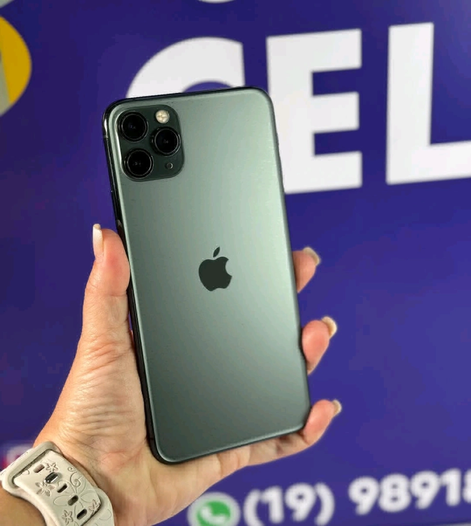 IPhone 11 Pro Max 256GB (90-100% Health) thumbnail 3