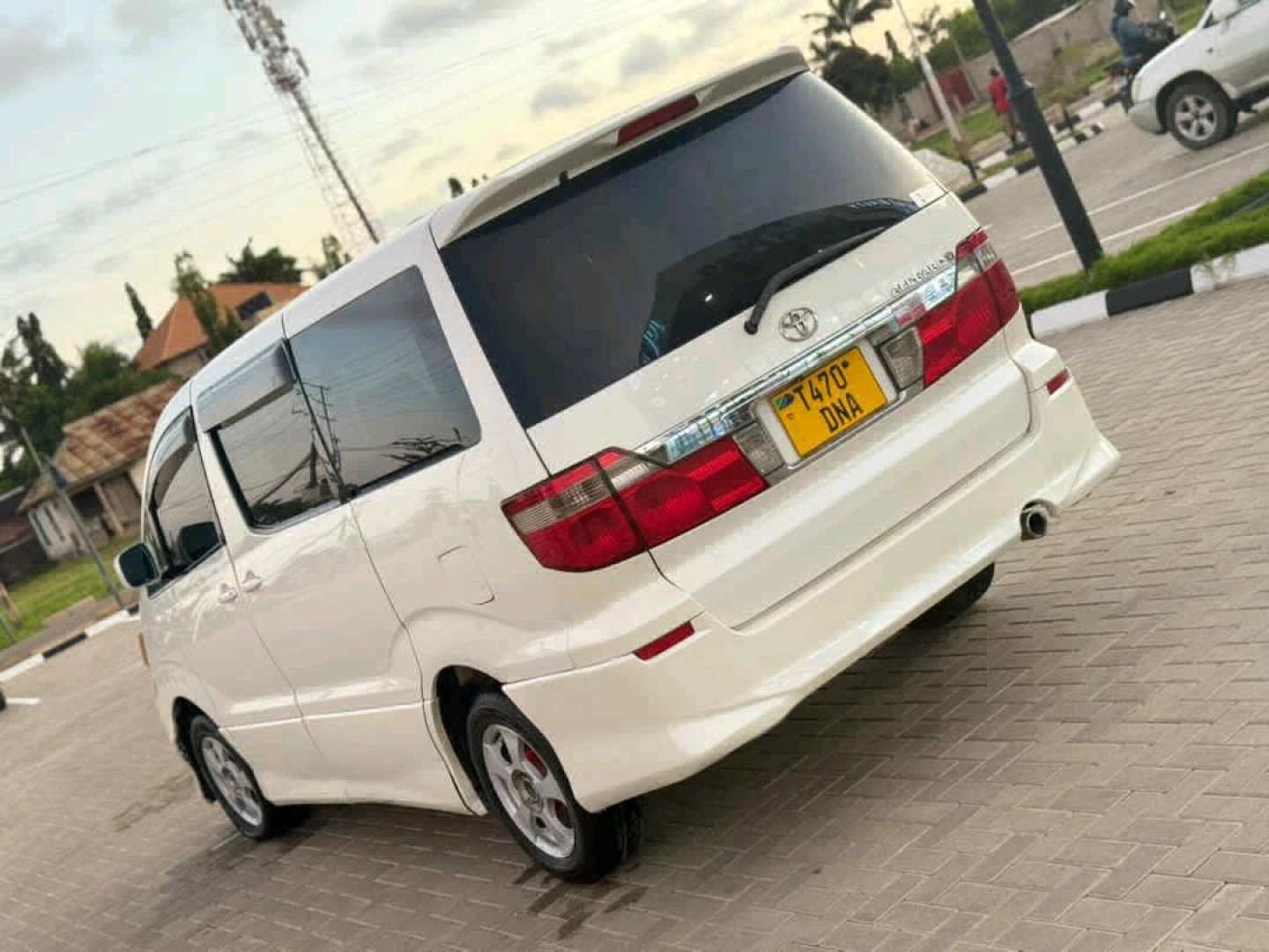 Toyota Alphard Minivan 2004 (T470 DNA) thumbnail 6