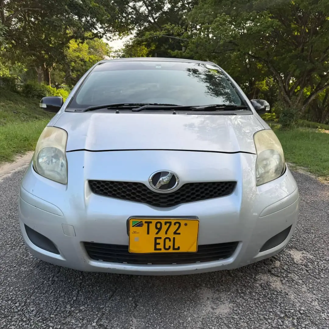 Toyota Vitz 2009, 1000cc, Push Start