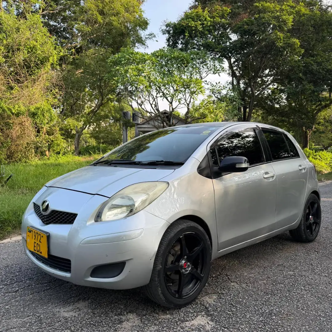 Toyota Vitz 2009, 1000cc, Push Start thumbnail 3