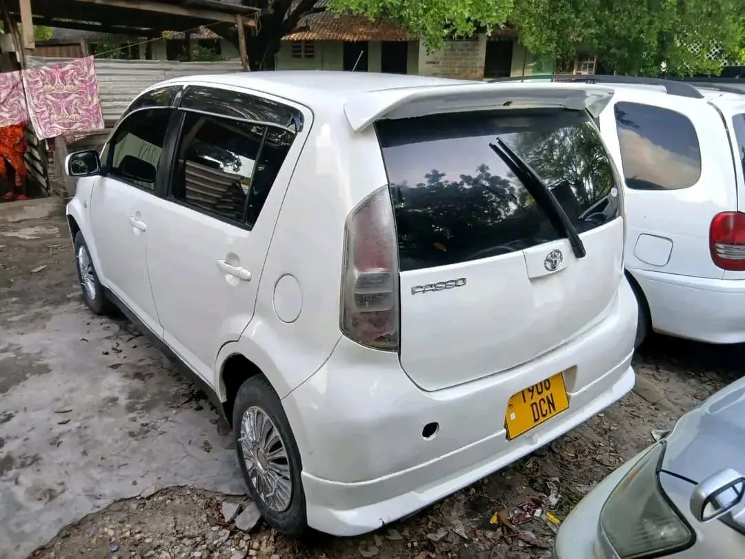 Toyota Passo thumbnail 4