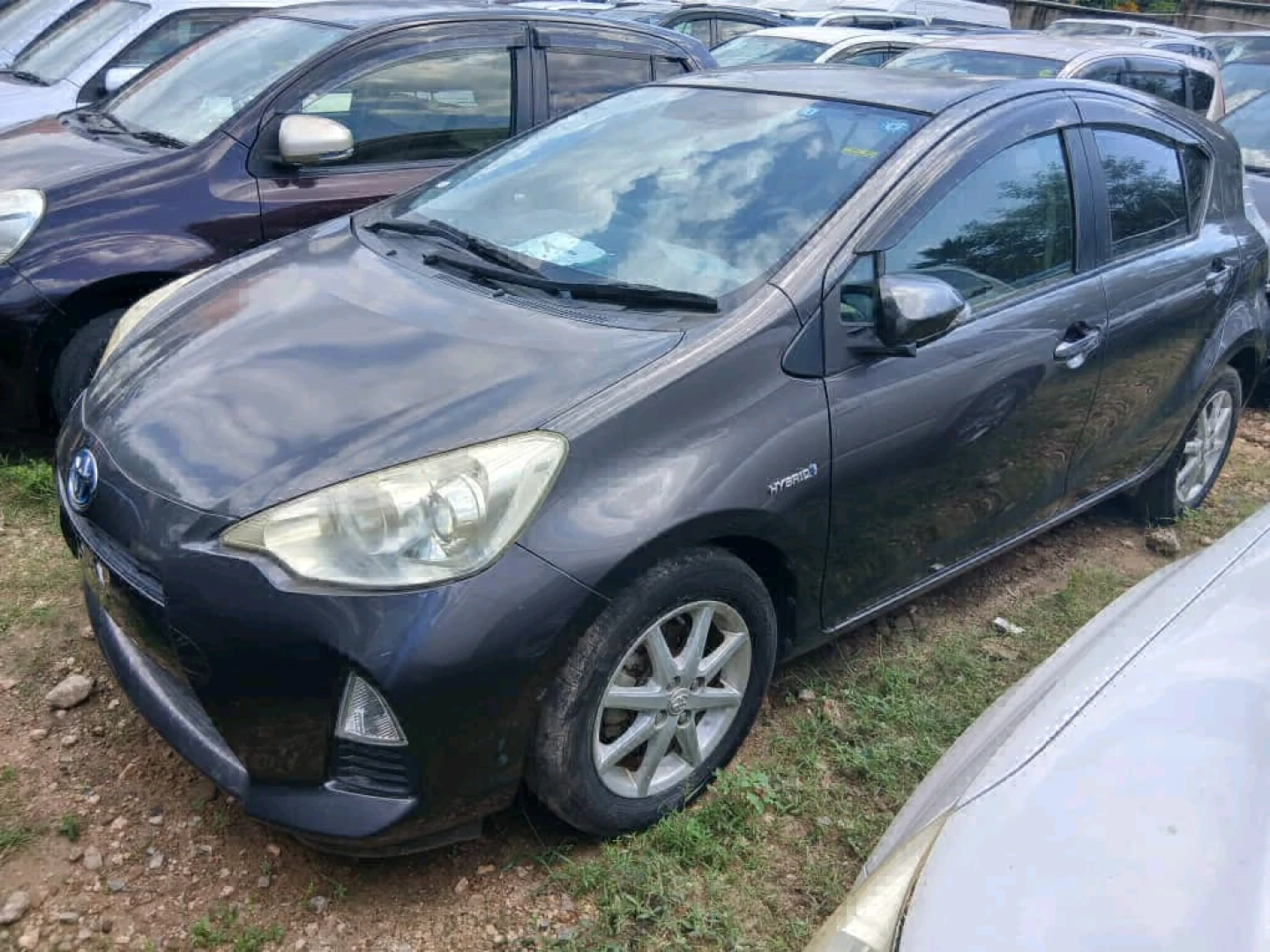 Toyota Aqua 2013 Inauzwa thumbnail 2