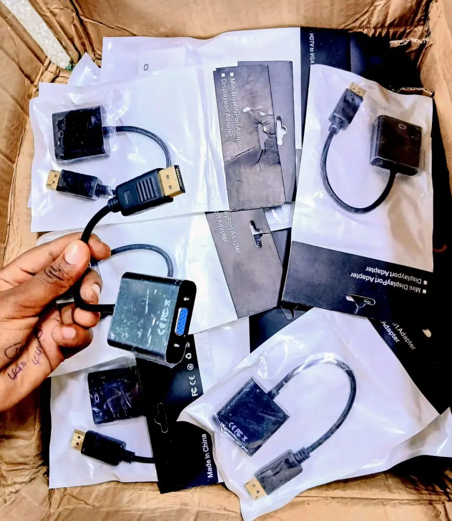 DisplayPort to VGA Converter Adapters