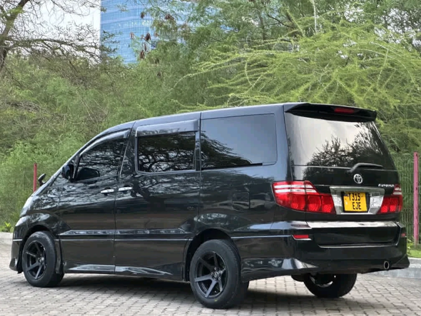 Toyota Alphard EJE 2007 - Very Clean Minivan thumbnail 4