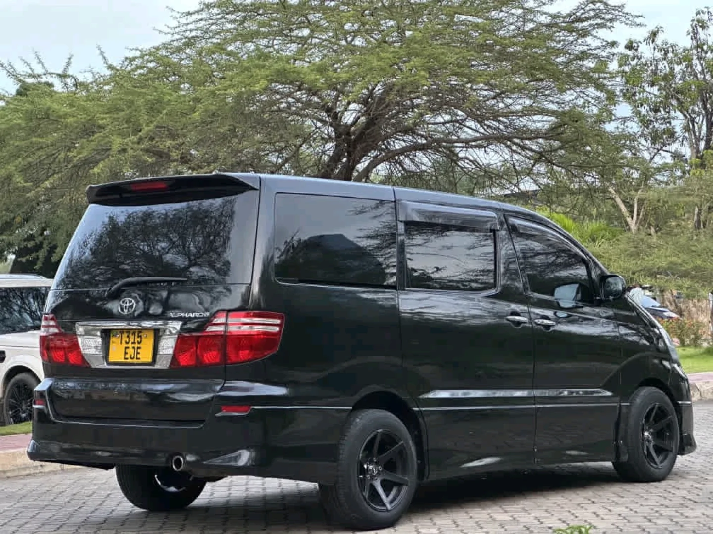 Toyota Alphard EJE 2007 - Very Clean Minivan thumbnail 5