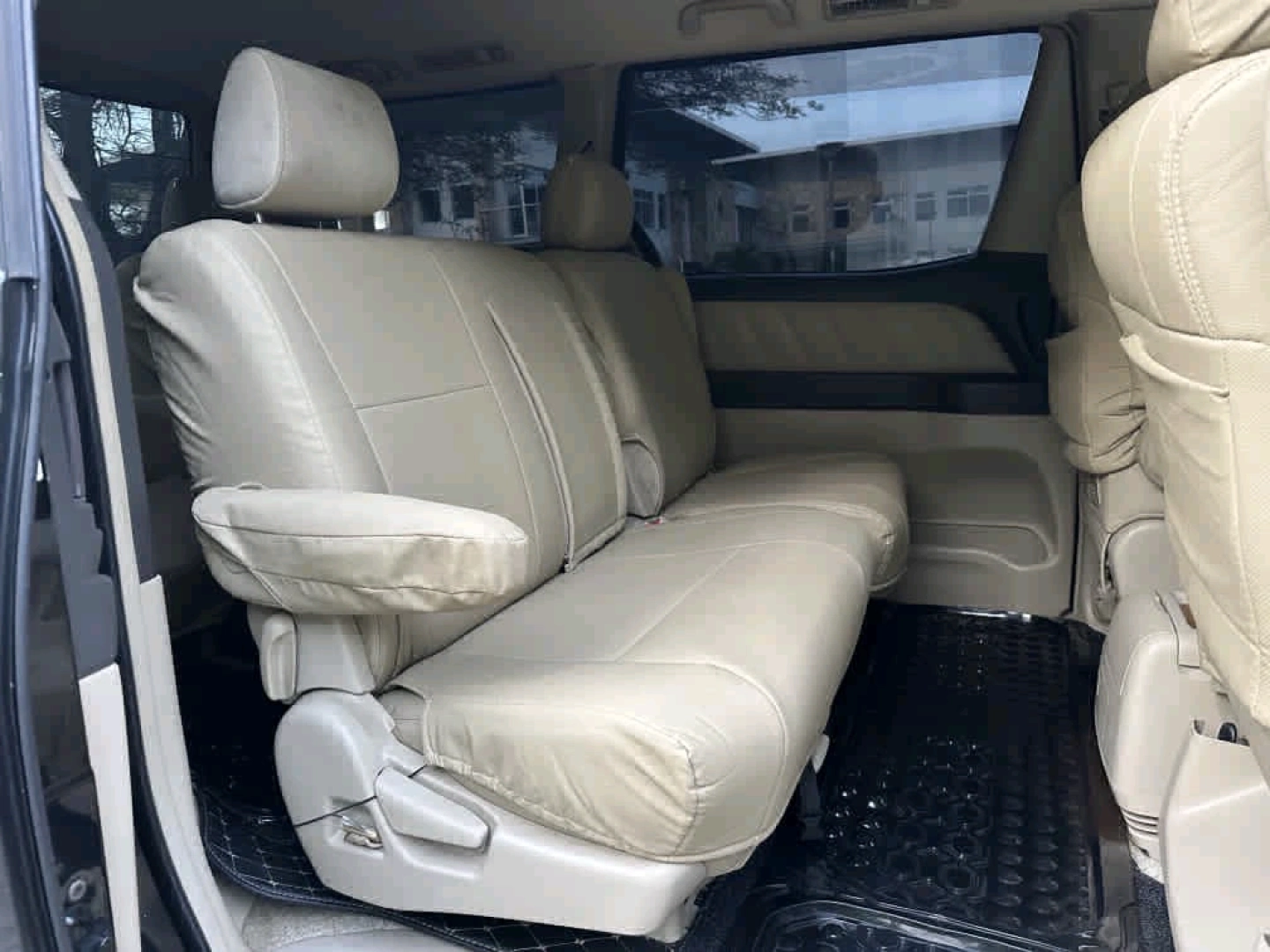 Toyota Alphard EJE 2007 - Very Clean Minivan thumbnail 8