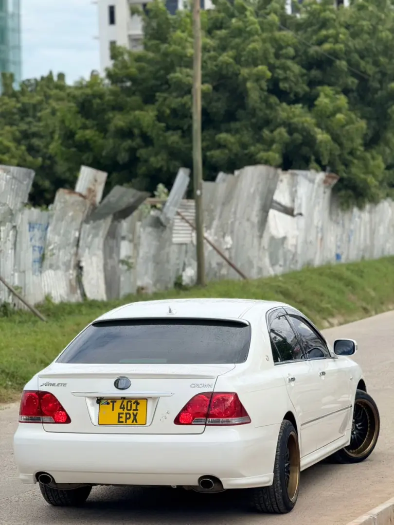 Toyota Crown Athlete 2005 thumbnail 3