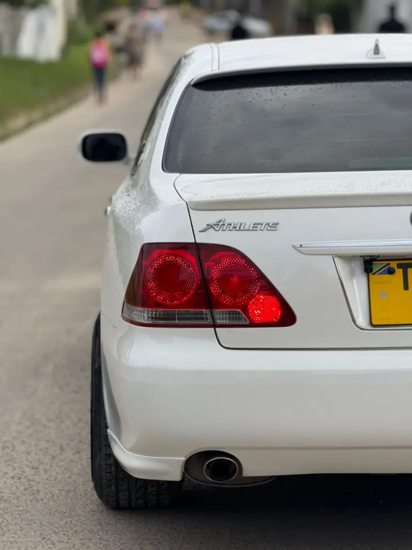 Toyota Crown Athlete 2005 thumbnail 5