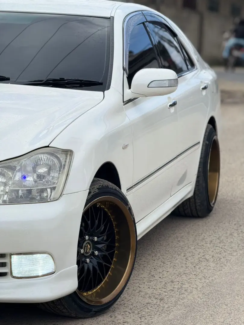 Toyota Crown Athlete 2005 thumbnail 7