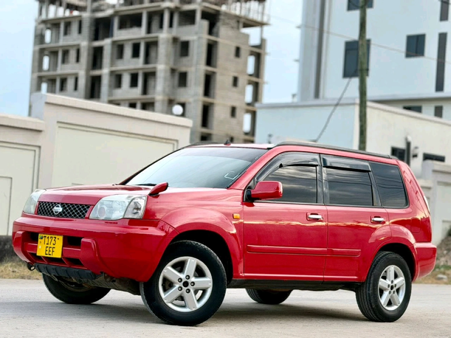 Used Red Nissan X-Trail SUV thumbnail 2