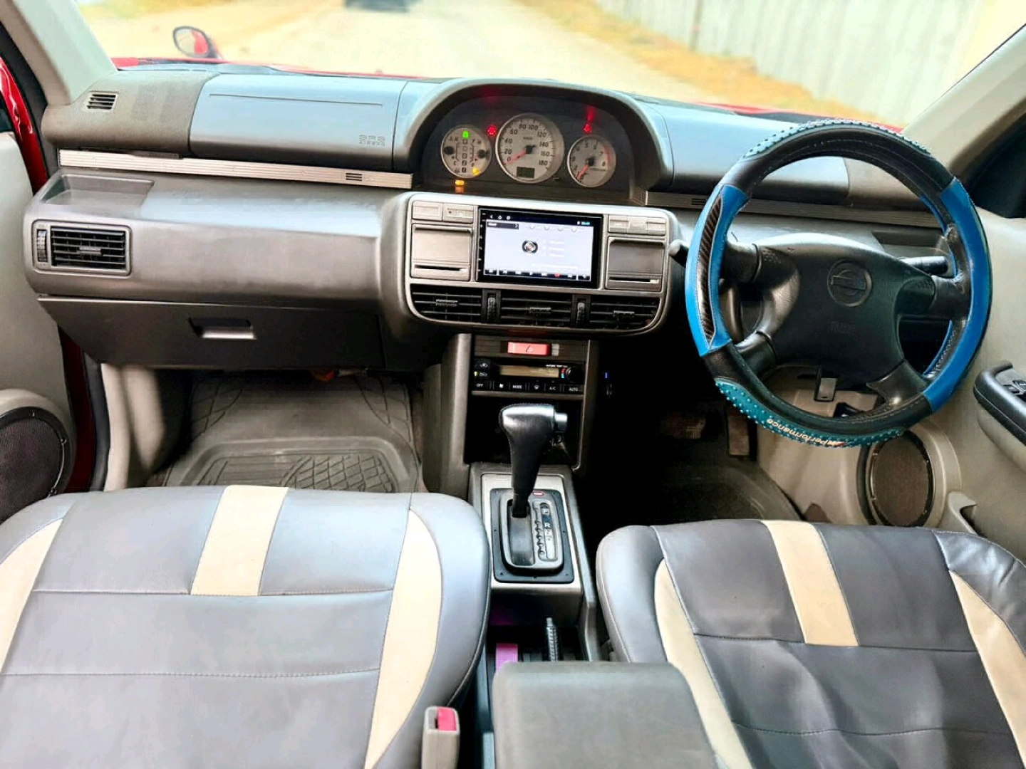 Used Red Nissan X-Trail SUV thumbnail 6