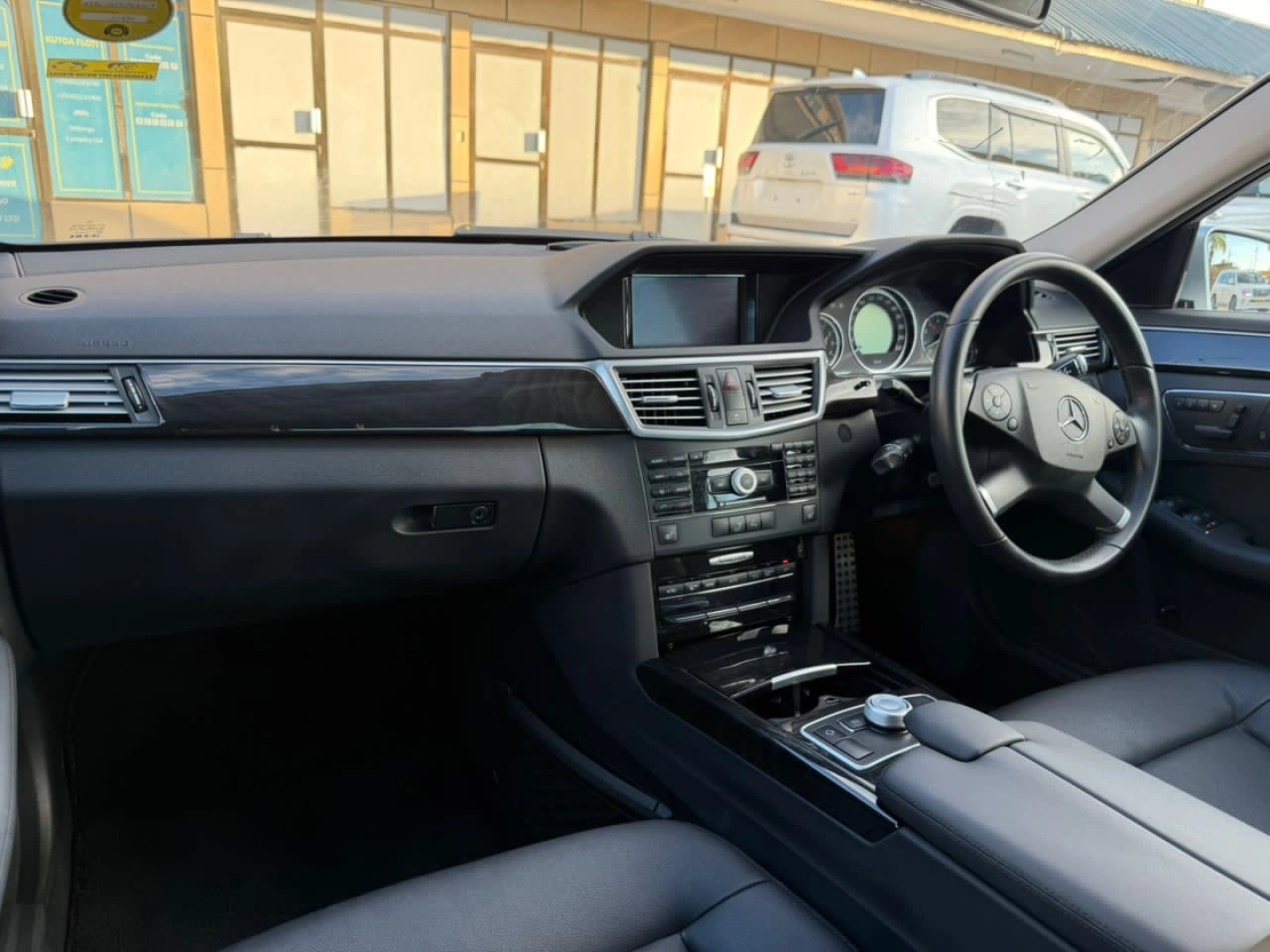 Used Mercedes-Benz E300 Sedan (2012) - Low Mileage thumbnail 4