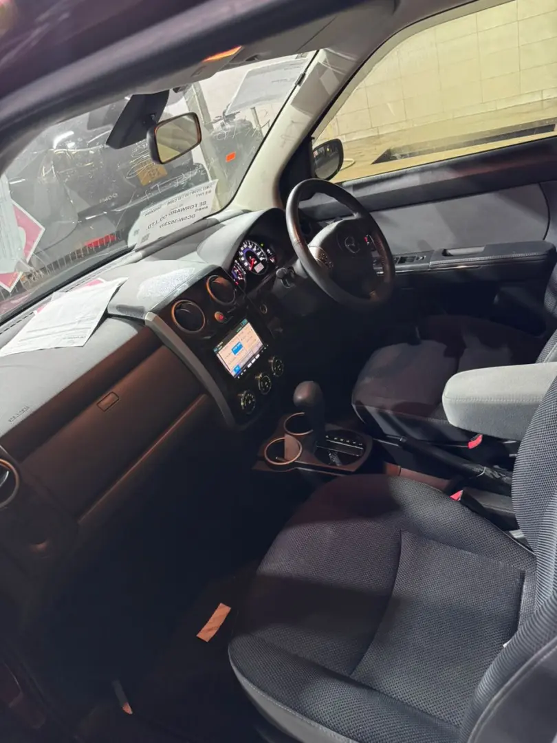Mazda Verisa thumbnail 4